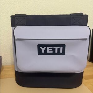 Yeti Camino in Cosmic Lilac 20